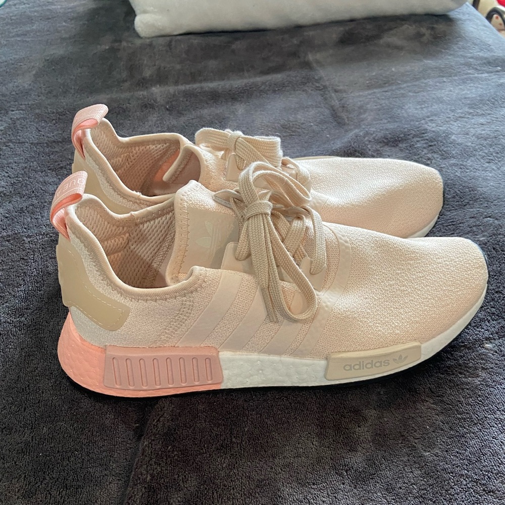 ADIDAS NMD R1 PINK/BEIGE WOMENS SIZE 9